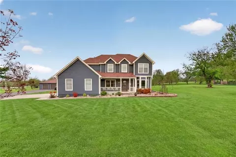 Exterior - 905 Florence Ave, Raymore, MO 64083 photo 4 of 12