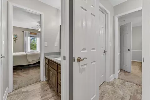 Entry Way - 905 Florence Ave, Raymore, MO 64083 photo 3 of 4