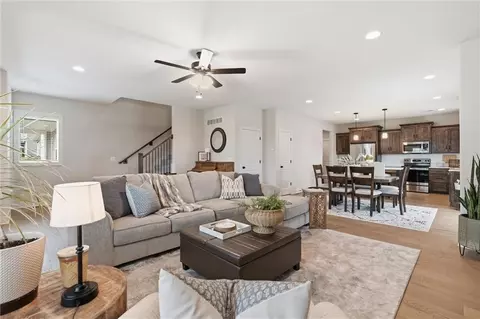 16872 W 164th Ter, Olathe, KS 66062