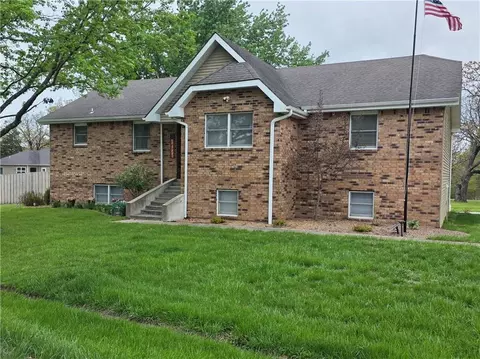 18916 S 1488 Rd, Nevada, MO 64772