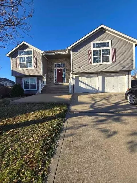4000 Cades Cv, Leavenworth, KS 66048