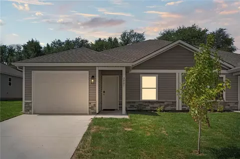 3824 NW 93rd St, Kansas City, MO 64154