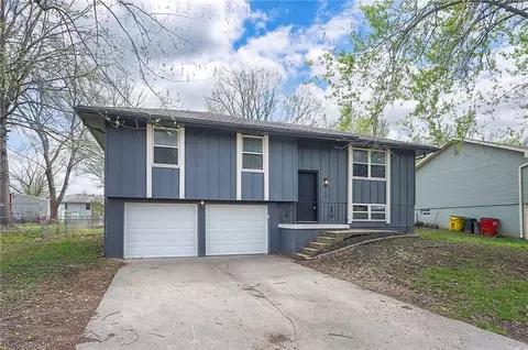 107 Baker St, Buckner, MO 64016