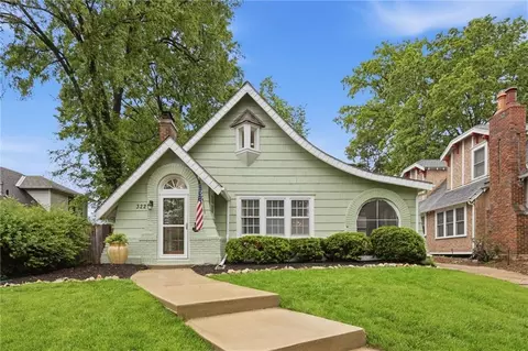 322 E 70th Ter, Kansas City, MO 64113