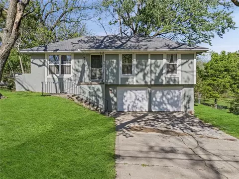 5612 Cambridge Ave, Kansas City, MO 64129