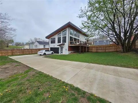 802 N 5th St, Saint Joseph, MO 64501