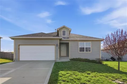 723 S Cypress St, Gardner, KS 66030