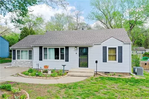 7709 Robinson St, Overland Park, KS 66204