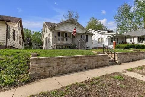 3142 Felix St, Saint Joseph, MO 64501