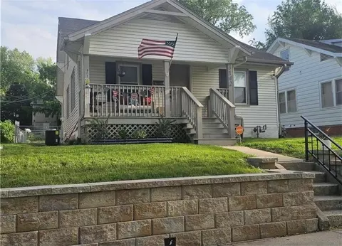 3142 Felix St, Saint Joseph, MO 64501