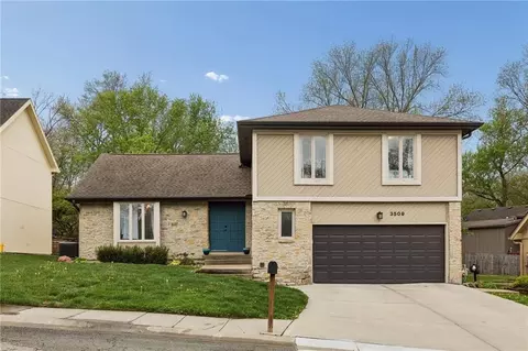 3509 Apple Tree Ln, Kansas City, MO 64119