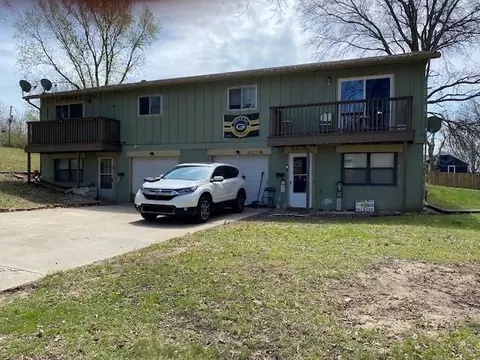 4615 Melody Ln, Kansas City, KS 66106