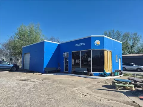 304 Madison, Fredonia, KS 66736