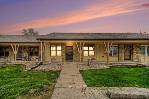 18867 Sunrise Dr, Belton, MO 64012