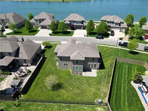 View/Area - 8804 SE 1st St, Lees Summit, MO 64064 photo 6 of 10