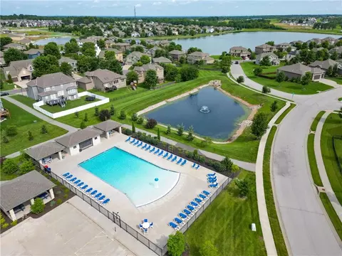 View/Area - 8804 SE 1st St, Lees Summit, MO 64064 photo 8 of 10