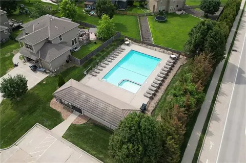 Exterior - 8804 SE 1st St, Lees Summit, MO 64064 photo 3 of 5