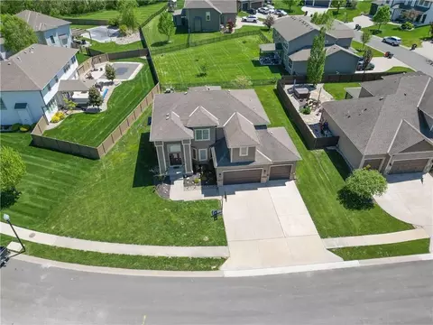 View/Area - 8804 SE 1st St, Lees Summit, MO 64064 photo 9 of 10