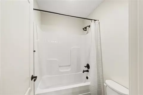 Bath - 8804 SE 1st St, Lees Summit, MO 64064 photo 7 of 10
