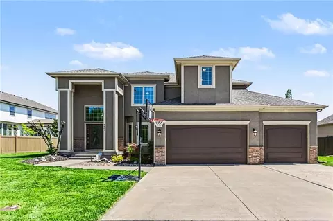 Exterior - 8804 SE 1st St, Lees Summit, MO 64064 photo 1 of 5