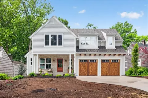 4617 W 72nd St, Prairie Village, KS 66208