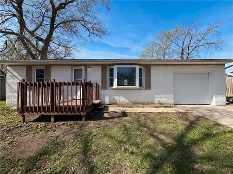 410 B St, Belton, MO 64012