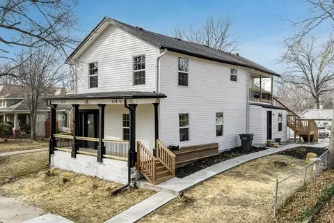 614 Chestnut St, Leavenworth, KS 66048