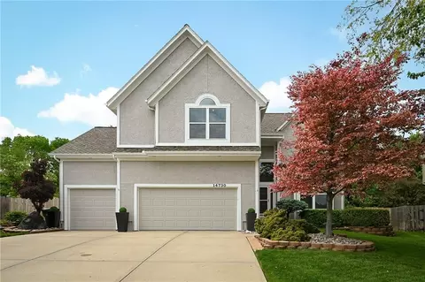 14730 S Hallet St, Olathe, KS 66062