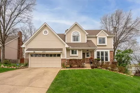 13929 W 76th Cir, Lenexa, KS 66216