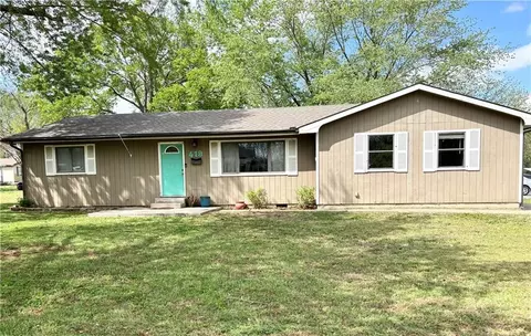 419 W 8th St, Fort Scott, KS 66701