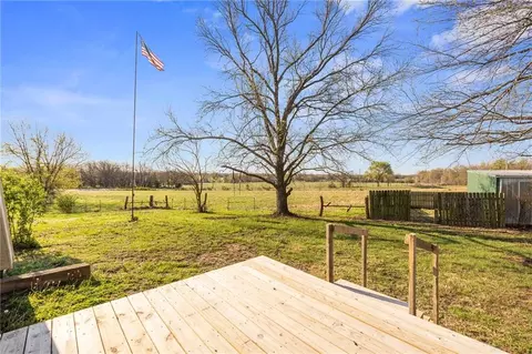 Exterior - 10059 B Hwy, Windsor, MO 65360 photo 4 of 9