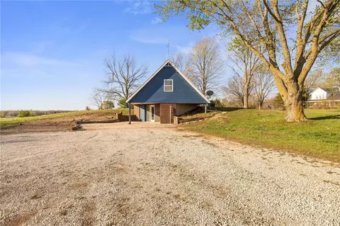 Exterior - 10059 B Hwy, Windsor, MO 65360 photo 3 of 9