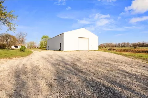 Exterior - 10059 B Hwy, Windsor, MO 65360 photo 2 of 9