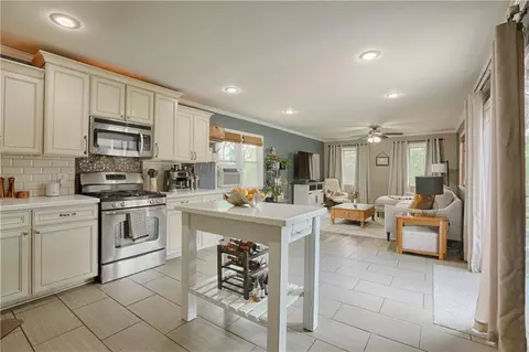 705 W 91st St, Kansas City, MO 64114
