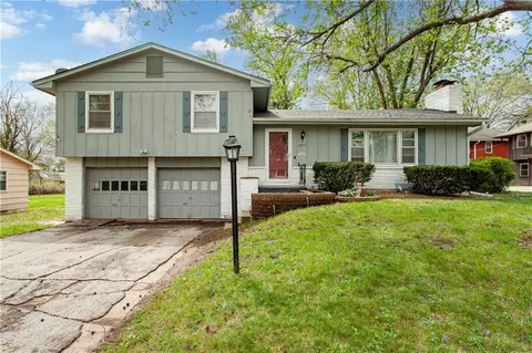 8917 E 58 St, Raytown, MO 64133