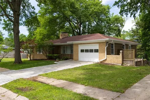 12800 E 49th St, Independence, MO 64055