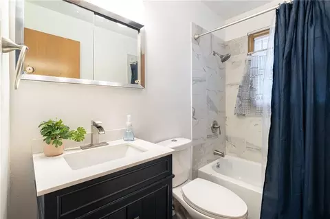 Bath - 12800 E 49th St, Independence, MO 64055 photo 2 of 3