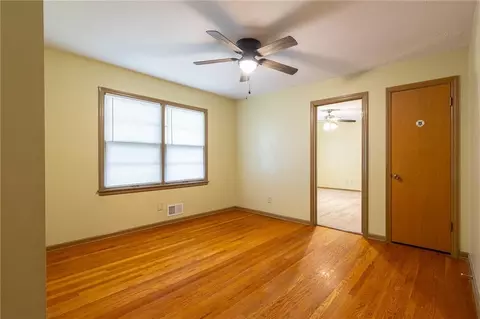 Bedroom - 12800 E 49th St, Independence, MO 64055 photo 4 of 7