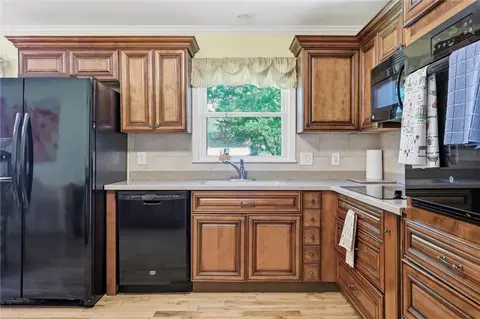 Kitchen - 706 NE Darwin St, Lees Summit, MO 64063 photo 1 of 3