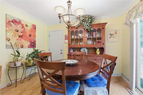 Dining - 706 NE Darwin St, Lees Summit, MO 64063 photo 1 of 1