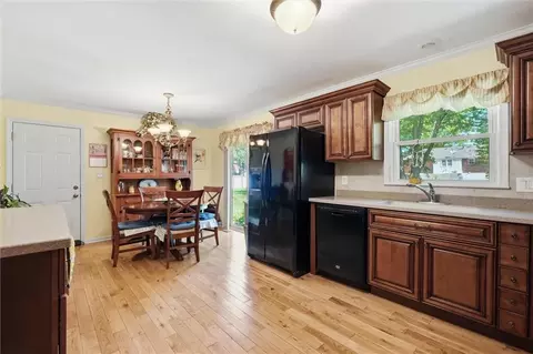 Kitchen - 706 NE Darwin St, Lees Summit, MO 64063 photo 3 of 3