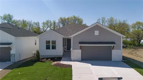 4830 NW Huonker Ct, Riverside, MO 64150
