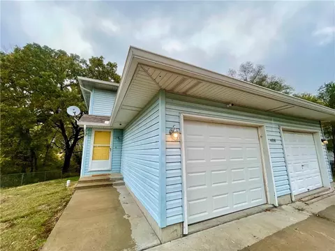 408 E Main Unit 1 2 St, Smithville, MO 64089