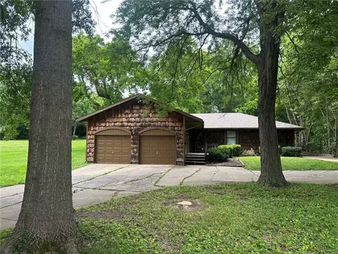 7926 Ditzler Ave, Raytown, MO 64138