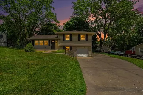 500 NE 113th Ter, Kansas City, MO 64155