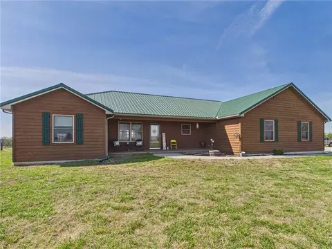 2082 Osage Rd, Fort Scott, KS 66701