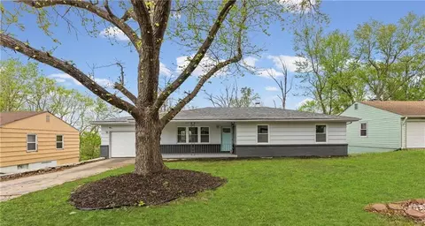 8716 E 77th St, Kansas City, MO 64138