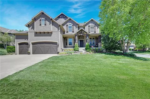 11562 S Carbondale St, Olathe, KS 66061