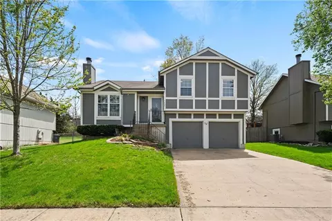 1495 W Prairie Ter, Olathe, KS 66061