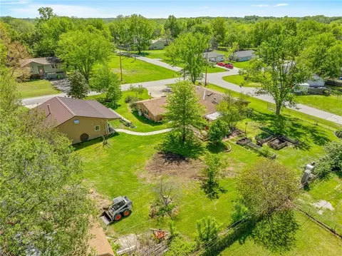 View/Area - 2804 E 174th St, Belton, MO 64012 photo 2 of 6